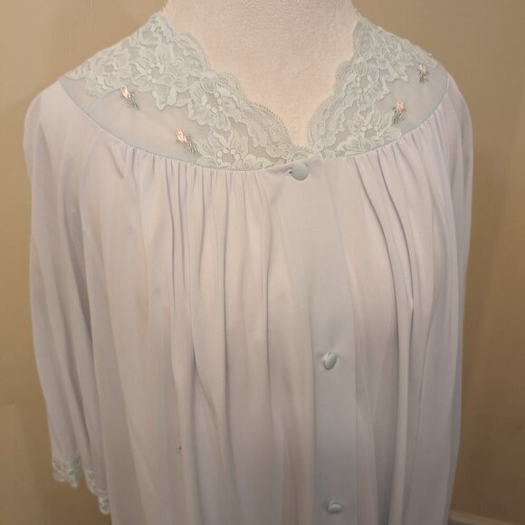 VINTAGE Shadow Line robe, light blue, nylon, rose details, size Large - Picture 2 of 13